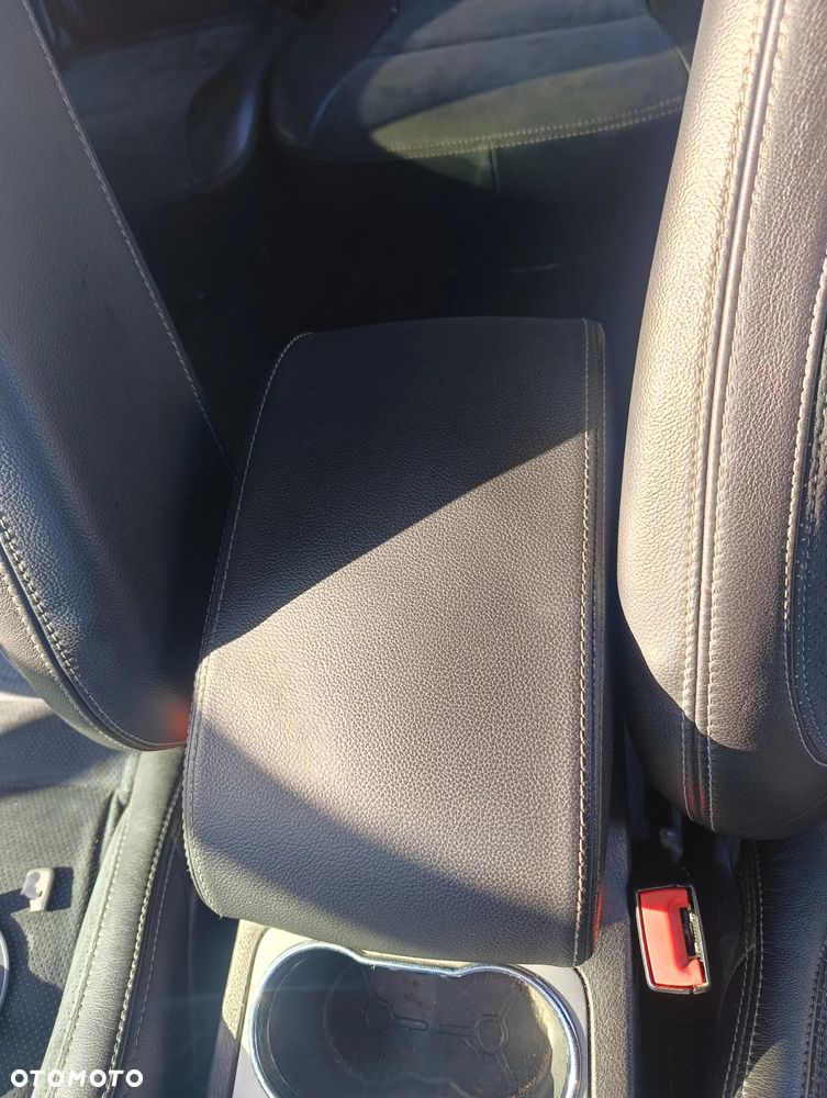 Ford Galaxy 2.2 TDCi DPF Titanium - 29