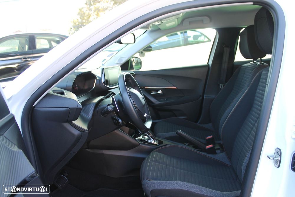 Peugeot 2008 1.2 PureTech Active Pack EAT8 - 39