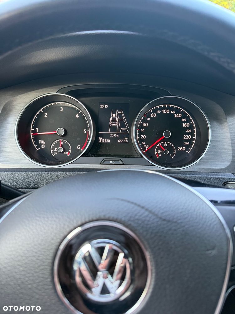 Volkswagen Golf - 23