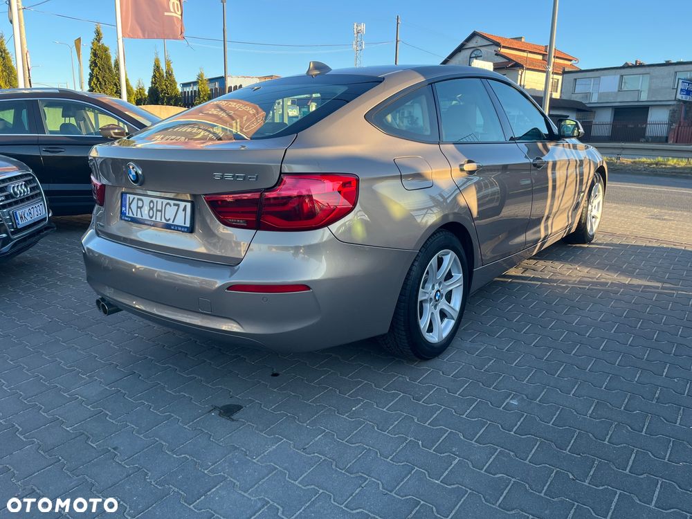 BMW 3GT 320d Luxury Line - 4