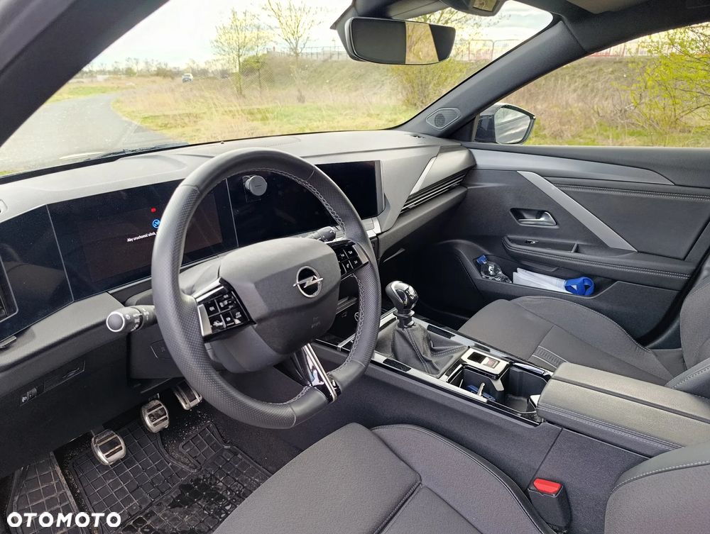 Opel Astra 1.2 T GS Line S&S - 9