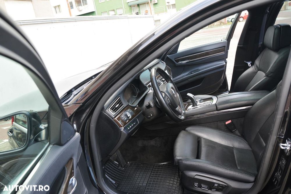 BMW Seria 7 750i - 10