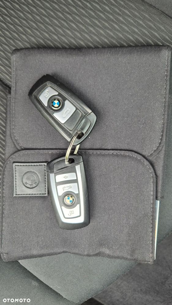 BMW Seria 3 318i Edition Luxury Line Purity - 12