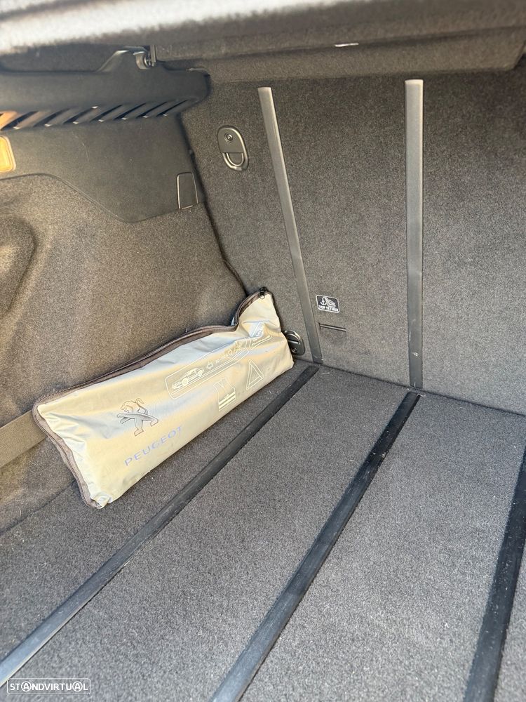 Peugeot 2008 1.2 PureTech Style - 13