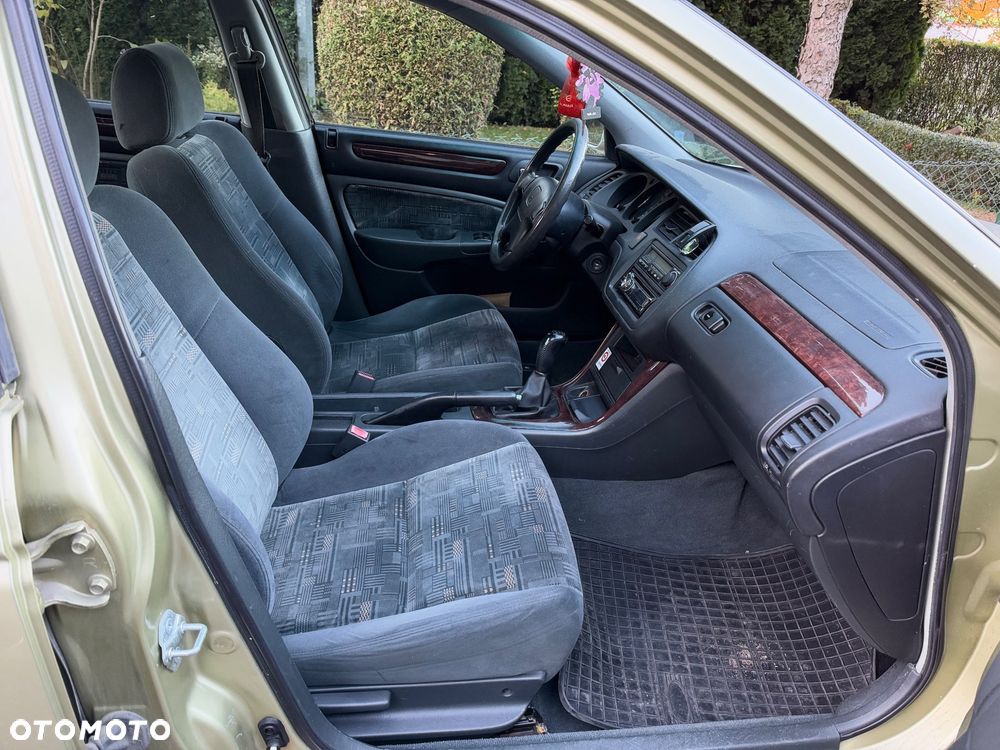 Honda Accord 1.8i LS - 6