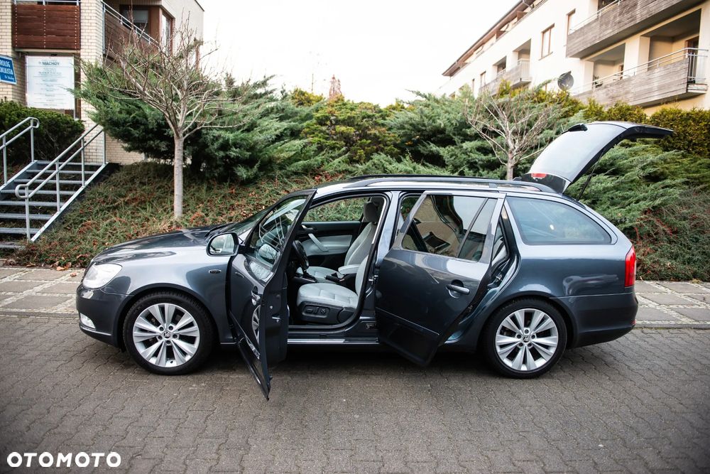 Skoda Octavia 1.8 TSI DSG Laurin & Klement - 9