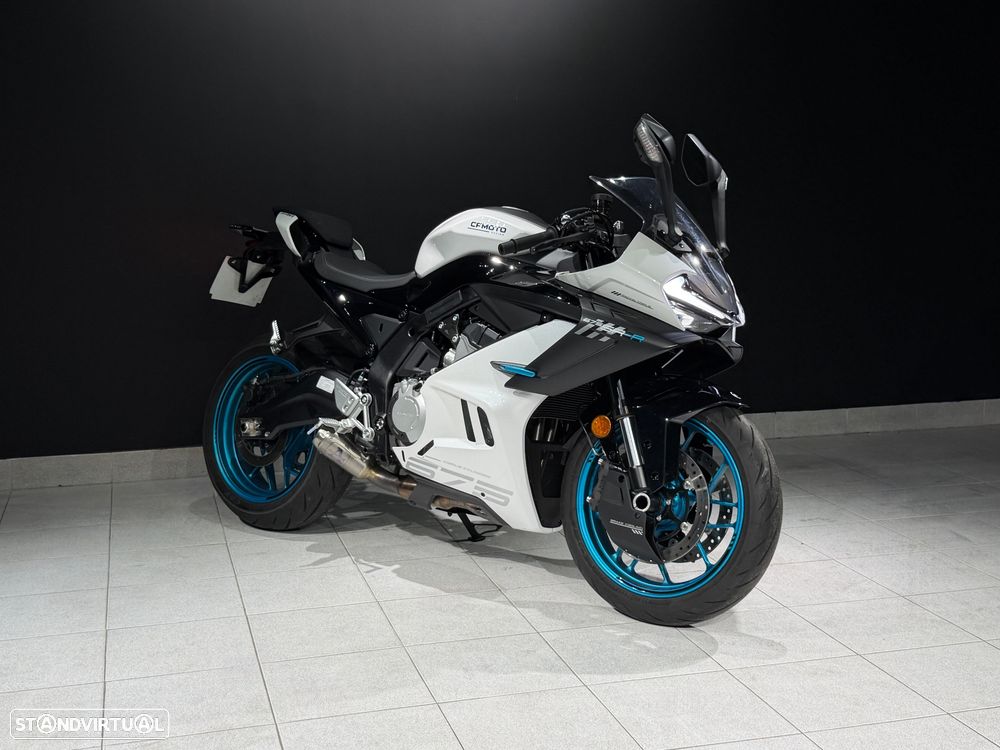 CF Moto 675SR-R - 27