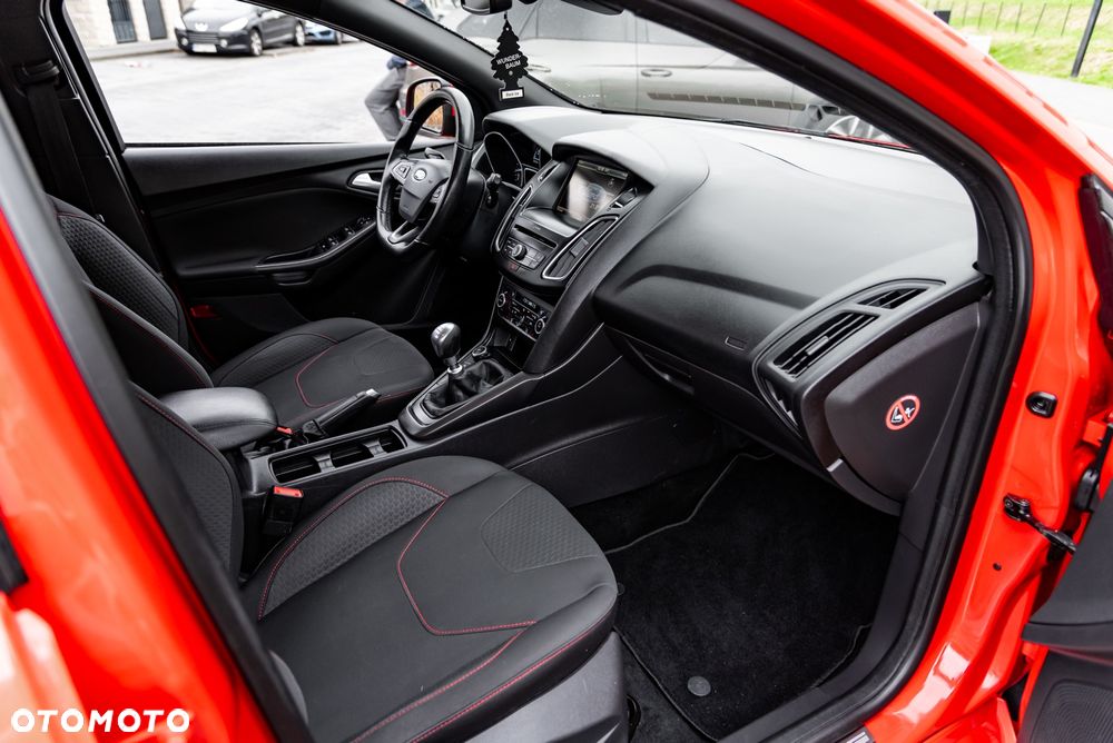 Ford Focus 1.5 EcoBoost ST-Line - 21