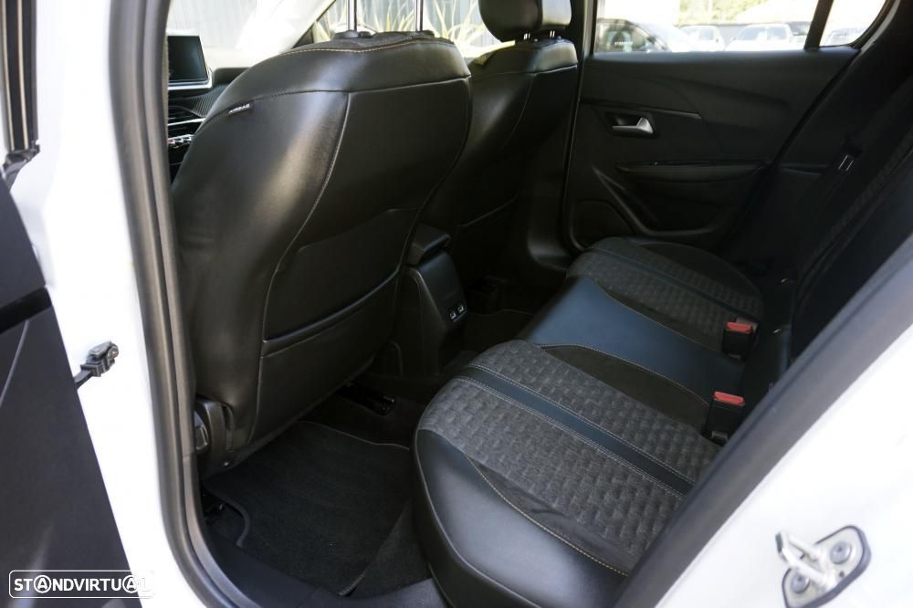 Peugeot 208 PureTech 100 EAT8 Allure - 5