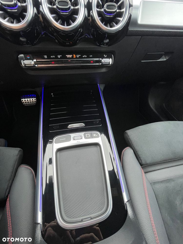 Mercedes-Benz GLB 200 d AMG Line 8G-DCT - 29