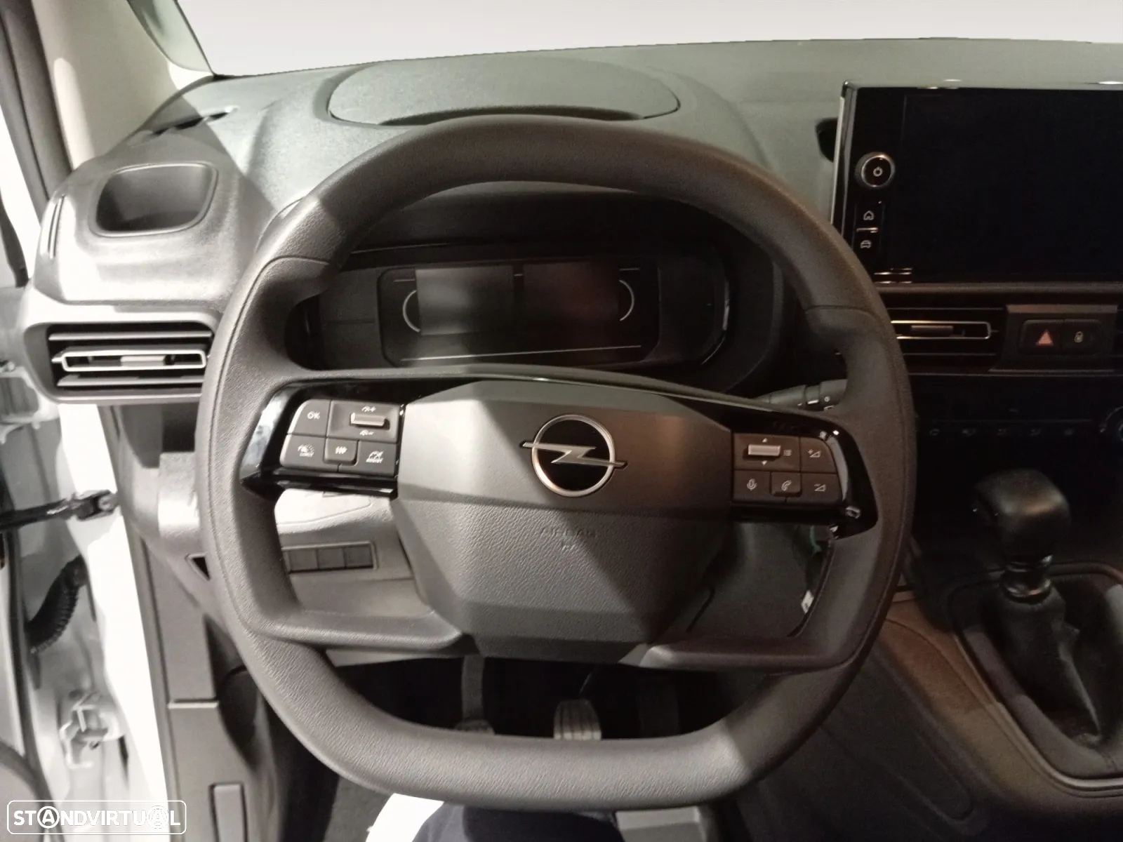 Opel Combo L1 1.5D - 11