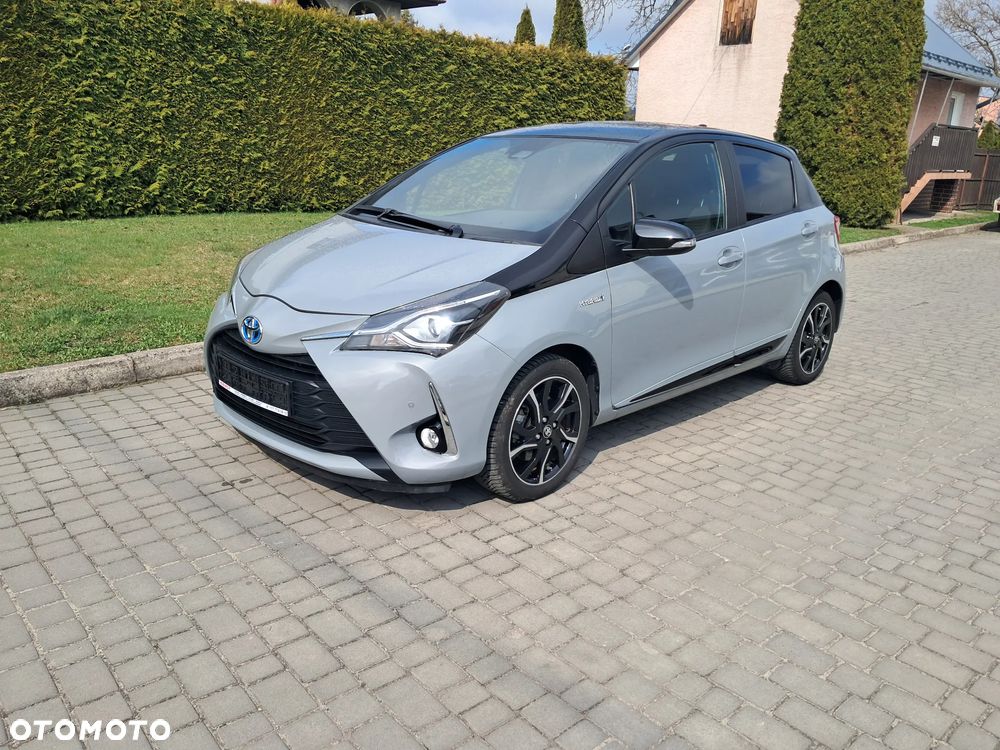 Toyota Yaris Hybrid 100 Selection Passion - 1