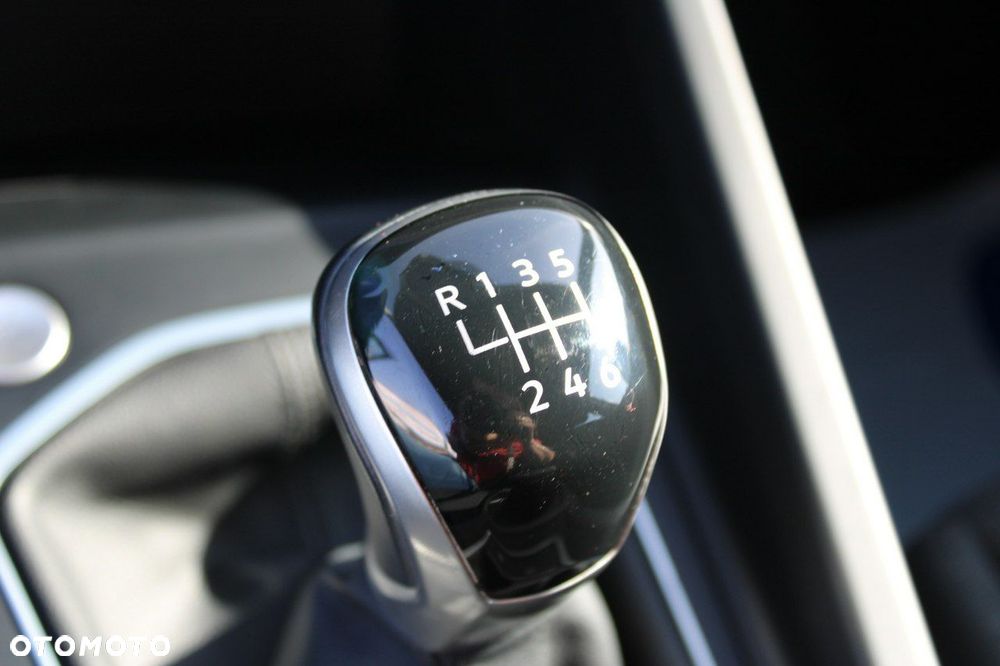 Volkswagen Golf - 23