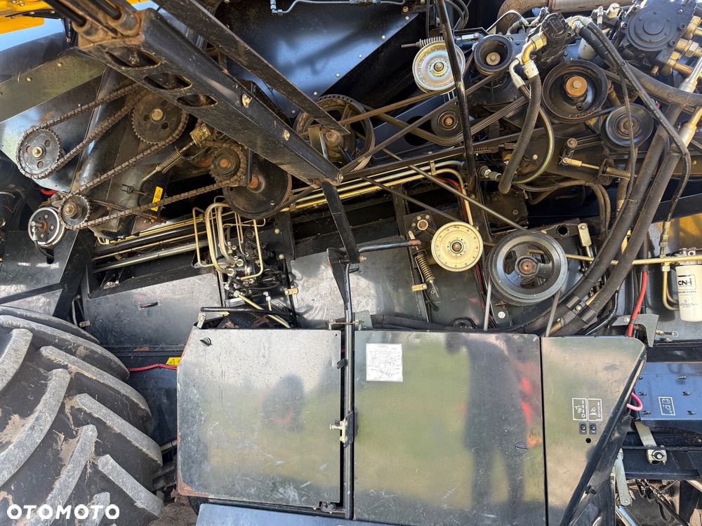 New Holland CR 9080 - 6