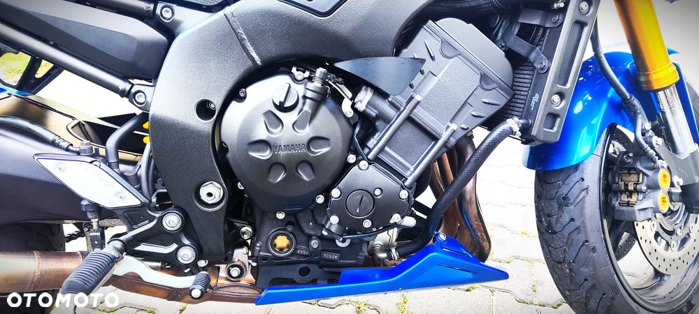 Yamaha FZ8 - 11