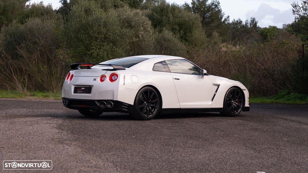 Nissan GT-R 3.8 V6 Black Edition - 4