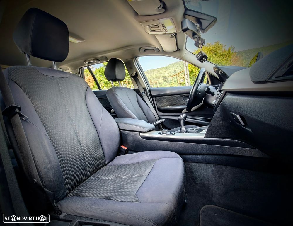 BMW 320 d Pack M - 7