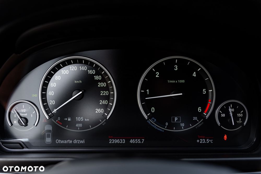 BMW Seria 5 535d xDrive Sport-Aut - 30