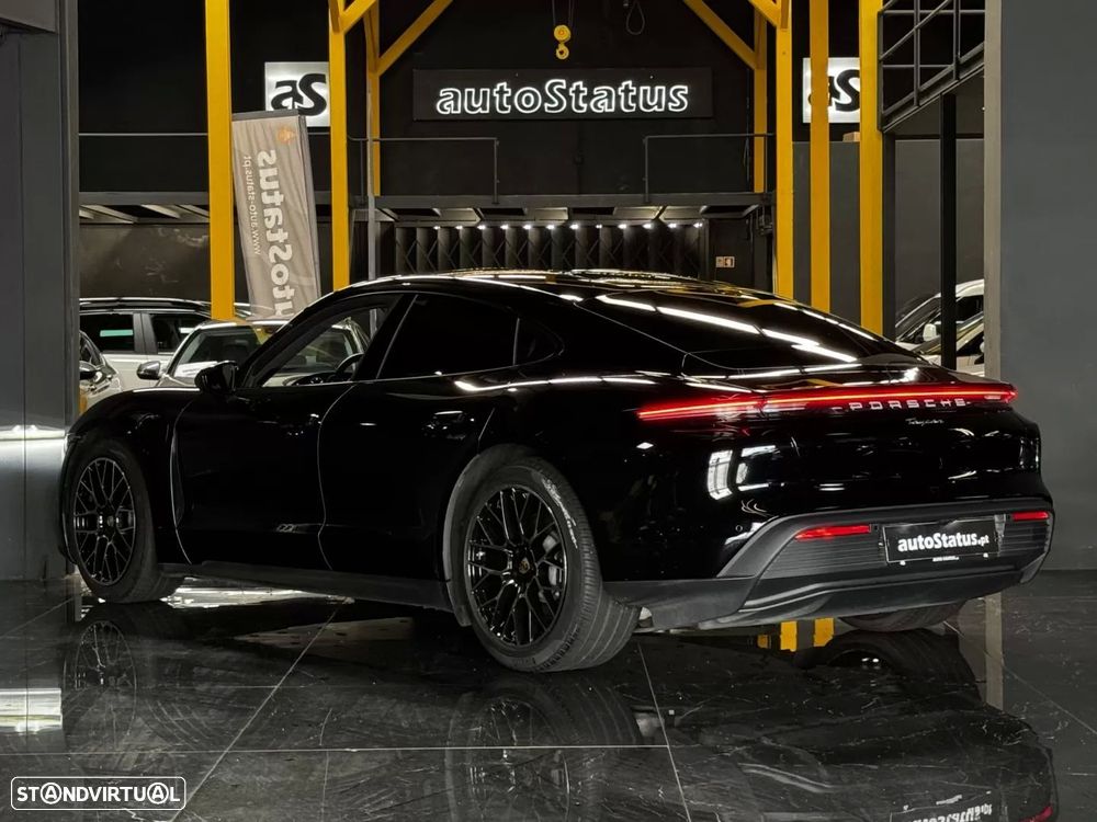 Porsche Taycan 4 - 16
