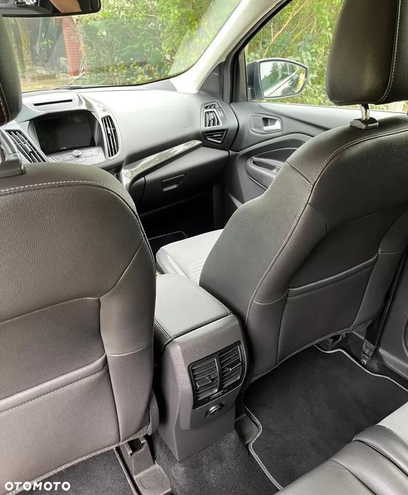 Ford Kuga 2.0 TDCi 2x4 Titanium - 10