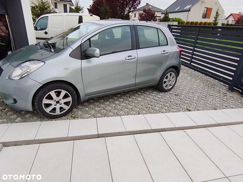 Toyota Yaris - 4