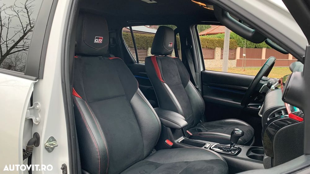 Toyota Hilux 2.8D 204CP 4x4 Double Cab AT GR Sport - 14