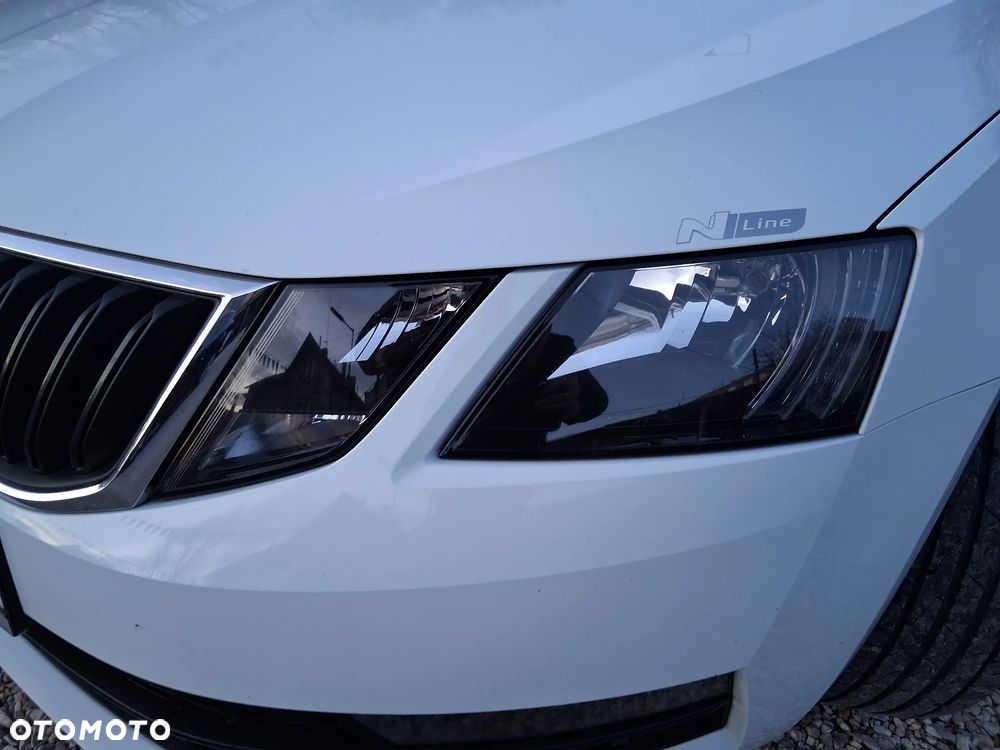 Skoda Octavia 1.6 TDI Ambiente DSG - 26