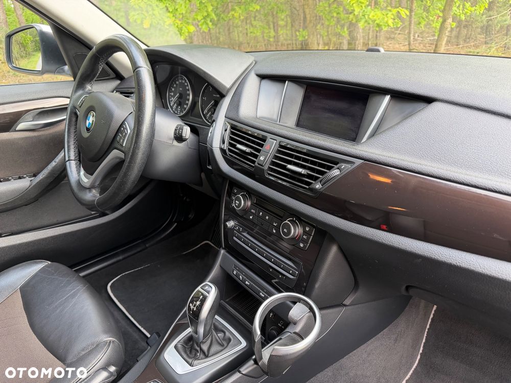 BMW X1 sDrive18d xLine - 37