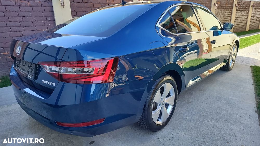 Skoda Superb 2.0 TDI DSG Style - 9