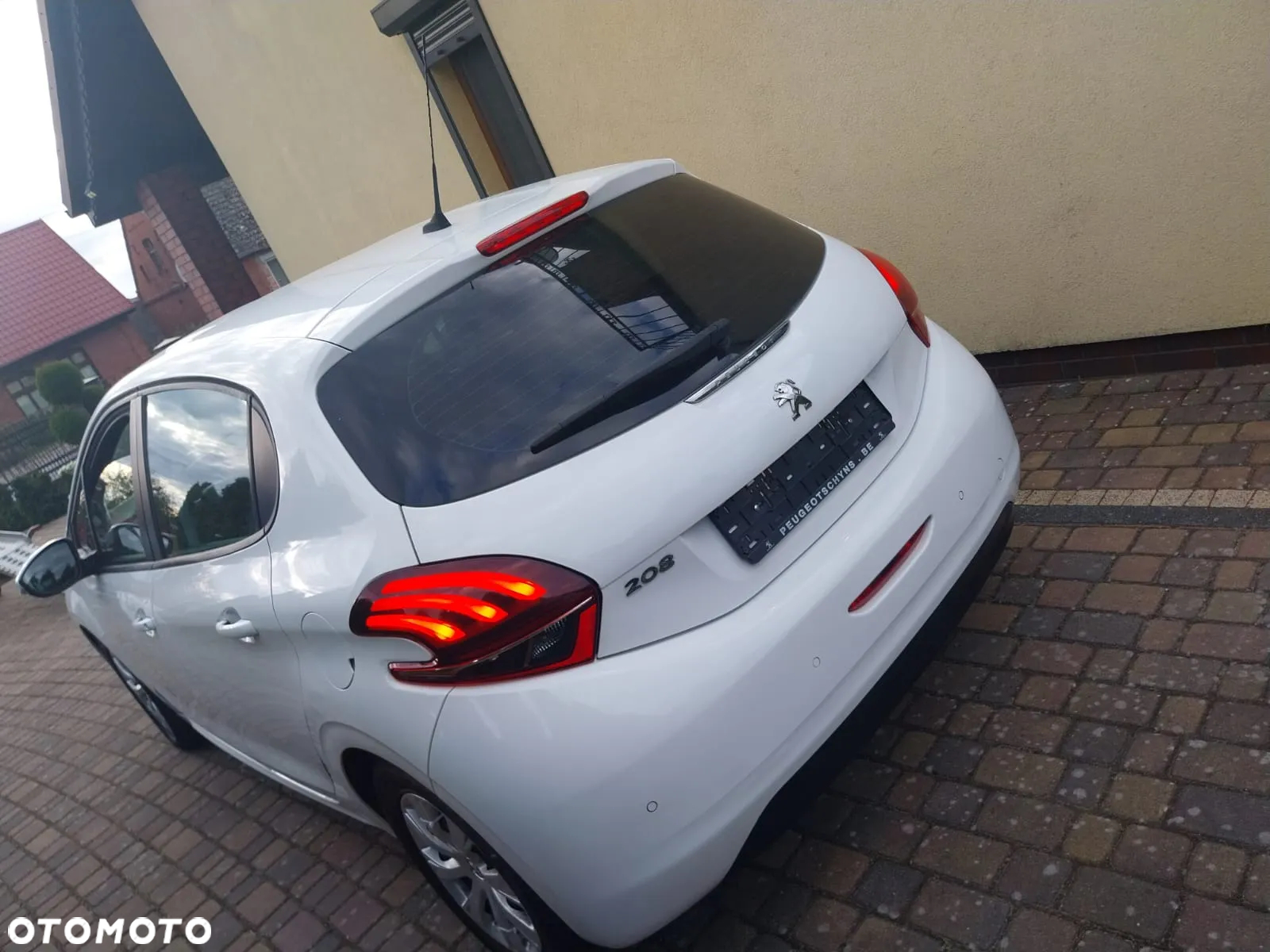 Peugeot 208 - 19