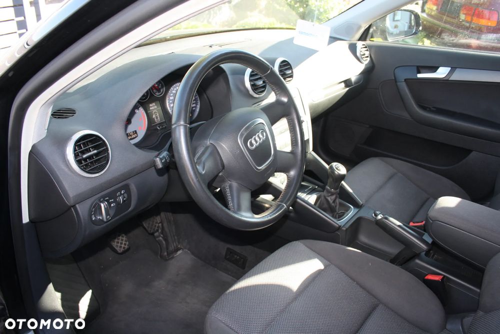 Audi A3 Sportback 1.6 Attraction - 10