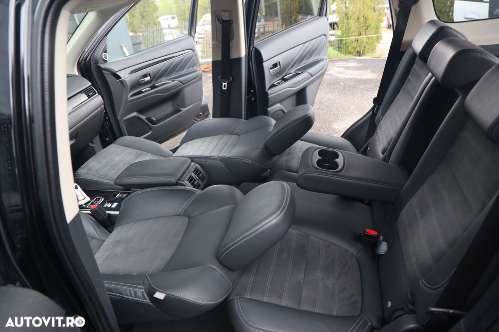 Mitsubishi Outlander PHEV 2.4 L 4X4 Instyle - 10