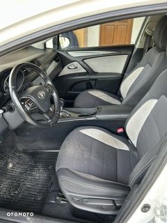 Toyota Avensis 1.8 Premium MS - 3