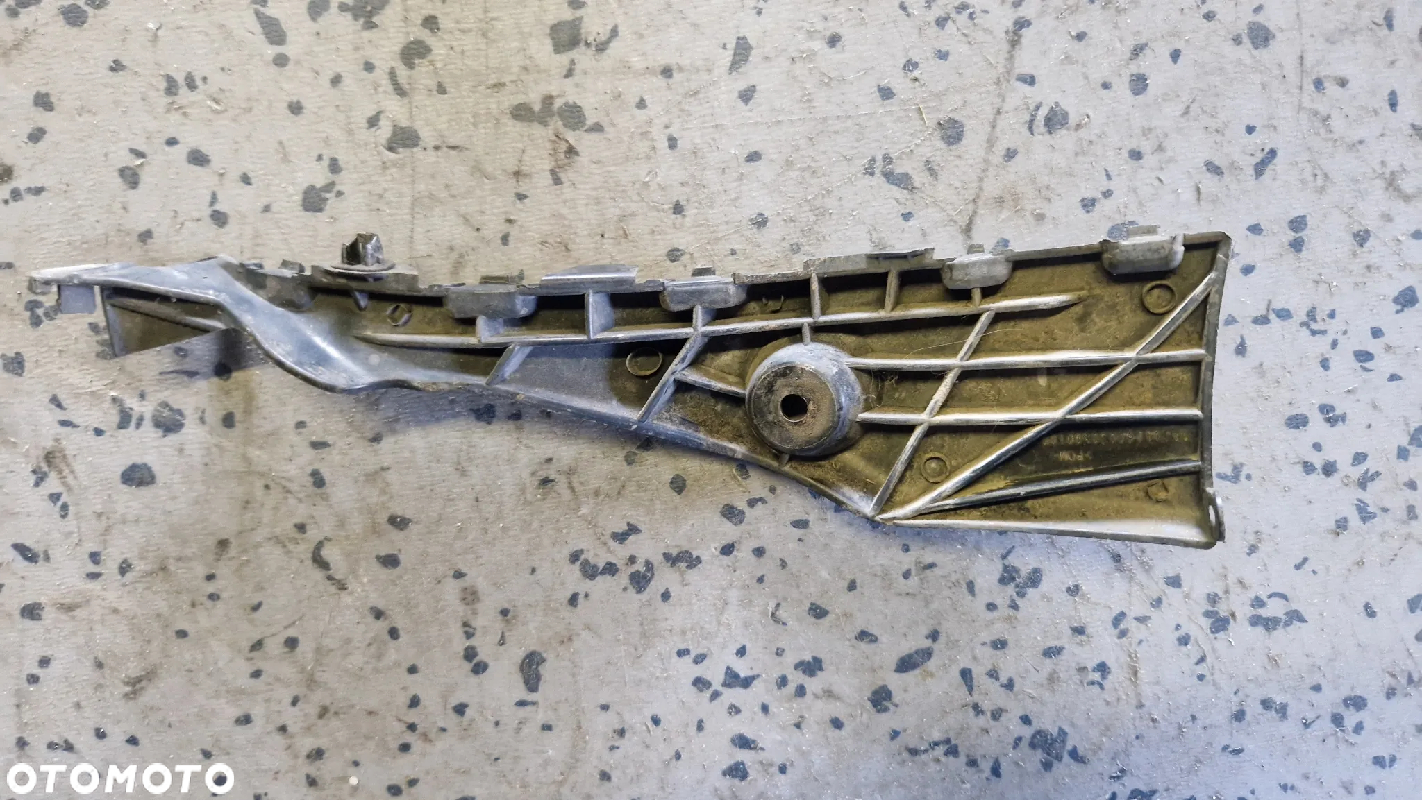 TOYOTA AYGO I ŚLIZG ZDERZAKA LEWY TYŁ - 2