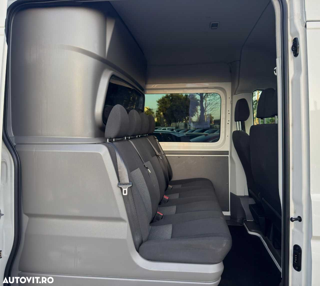 Volkswagen CRAFTER L4H3 6+1 LOCURI - 18