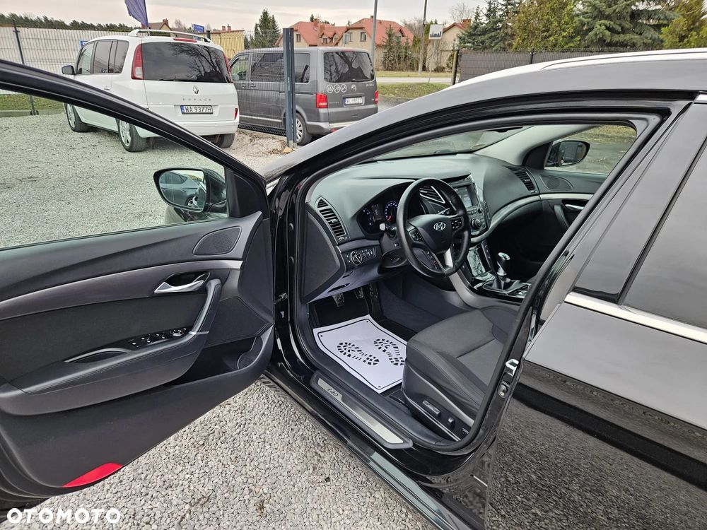 Hyundai i40 Kombi blue 1.6 Trend - 18