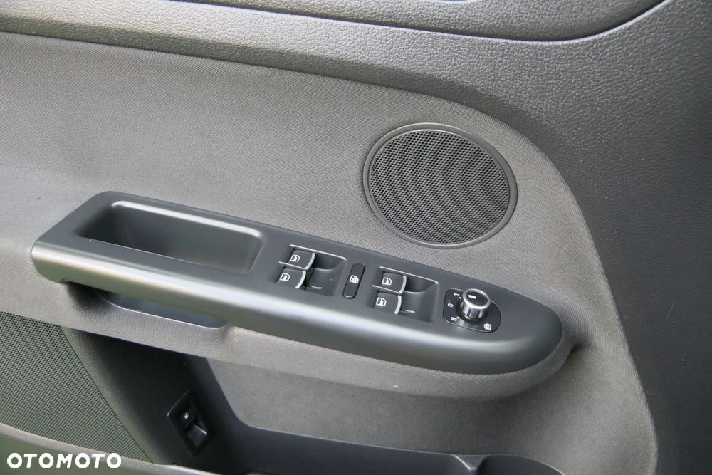 Volkswagen Golf Plus 1.6 TDI DPF Style - 33