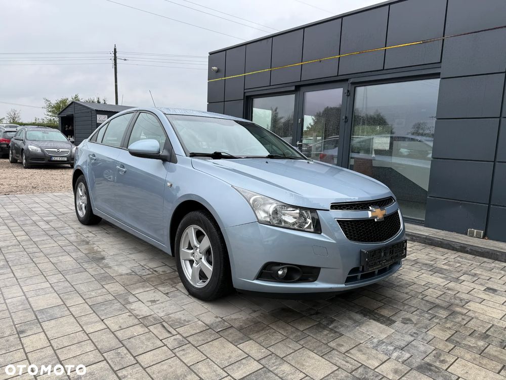 Chevrolet Cruze 1.6 LS - 10