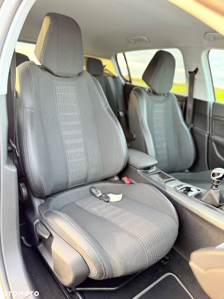 Peugeot 308 1.2 PureTech Allure S&S - 14