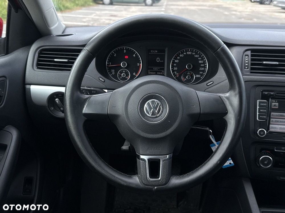 Volkswagen Jetta 1.6 TDI Trendline - 15