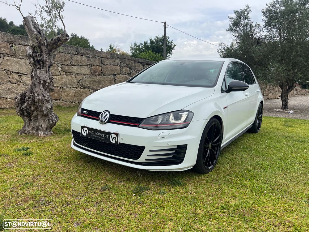 VW Golf 2.0 GTI DSG - 24