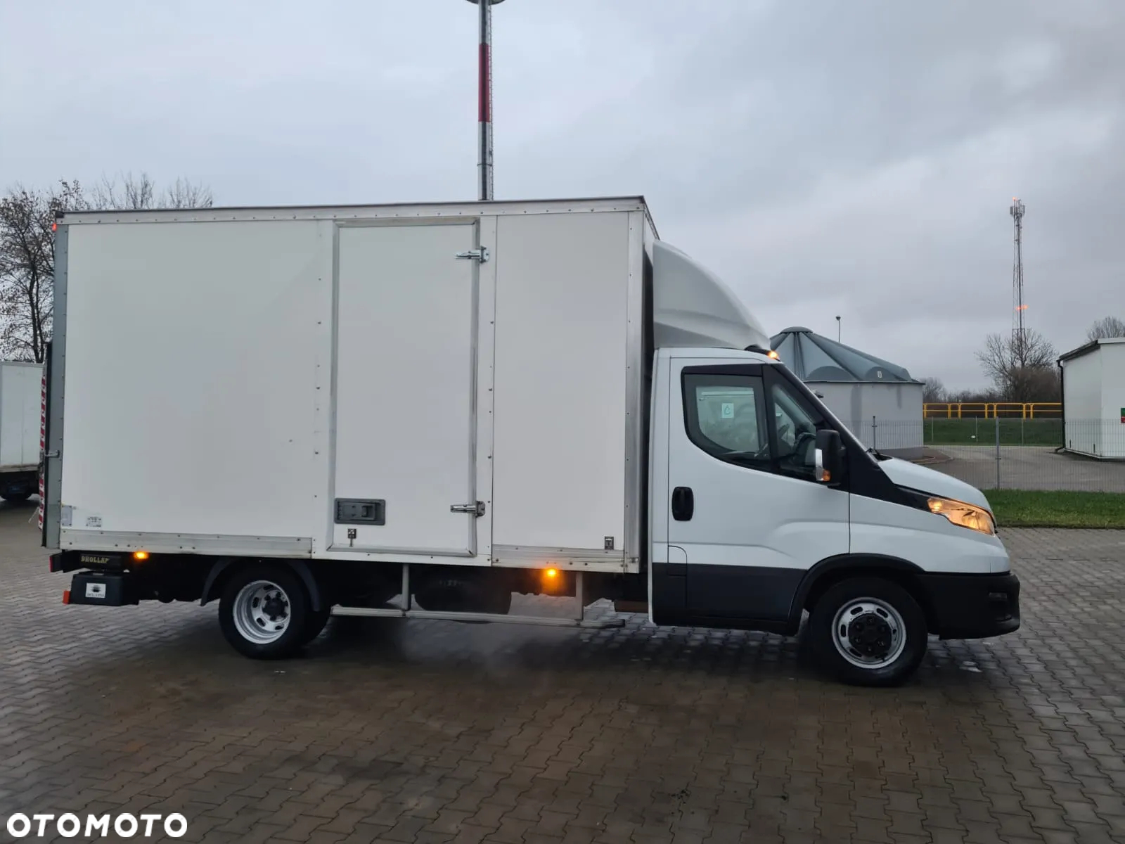 Iveco 35C140 kontener+winda 2019r. - 13