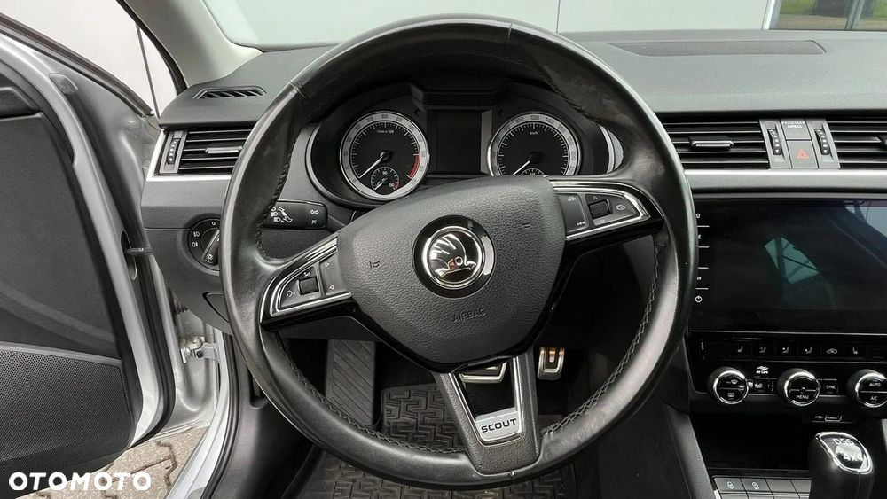 Skoda Octavia Scout 2.0 TDI 4x4 DSG - 19