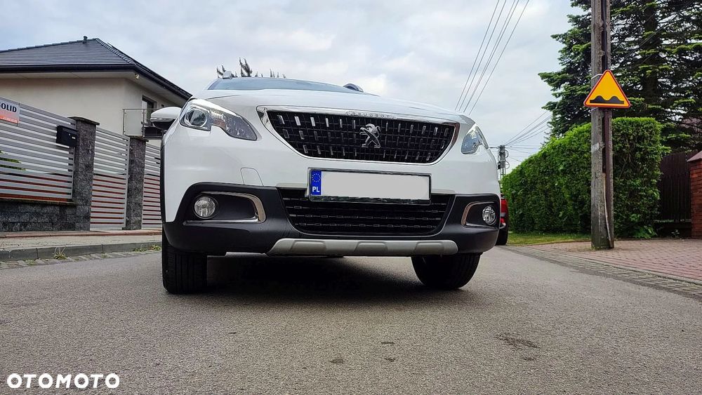 Peugeot 2008 1.2 Pure Tech Style S&S - 6