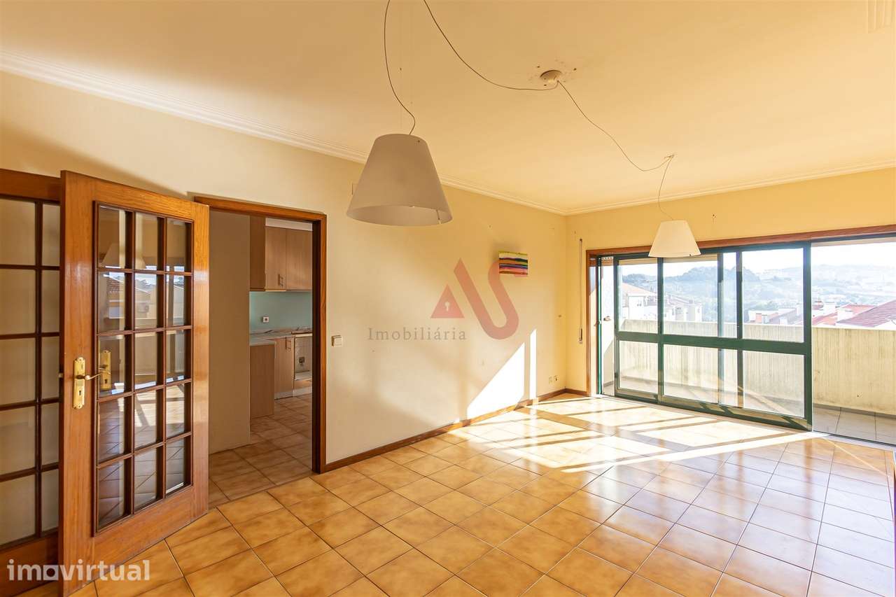 Apartamento T3 com elevador e lugar de garagem em Vilar de Andorinho - Grande imagem: 3/32