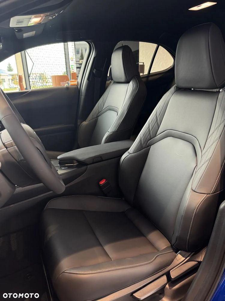 Lexus UX 300h F Sport Design - 5