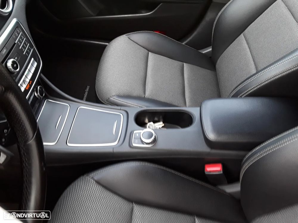 Mercedes-Benz CLA 200 d 7G-DCT UrbanStyle Edition - 26