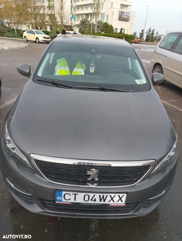 Peugeot 308 1.2 L PureTech Turbo Active - 1