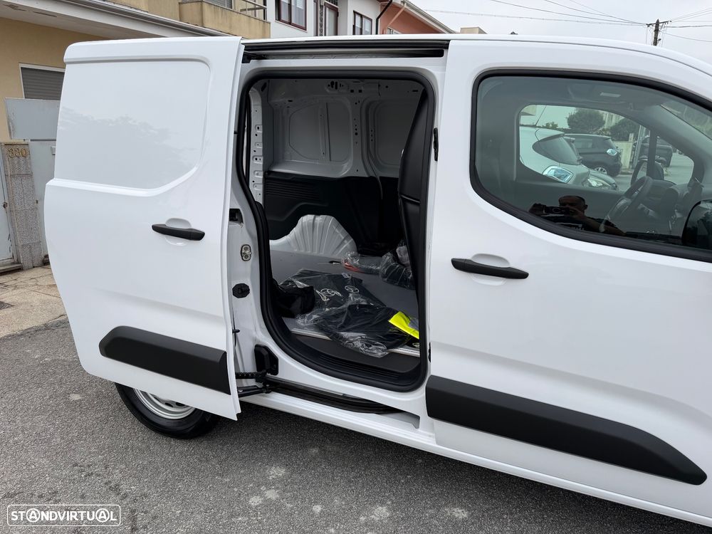 Toyota Proace City Eletrico - 17