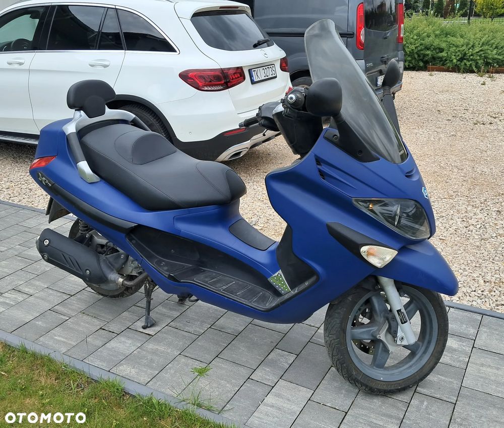 Piaggio Xevo - 2